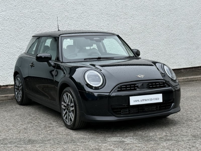 2026 (26) MINI HATCHBACK 1.5 Cooper Classic Premium 3dr