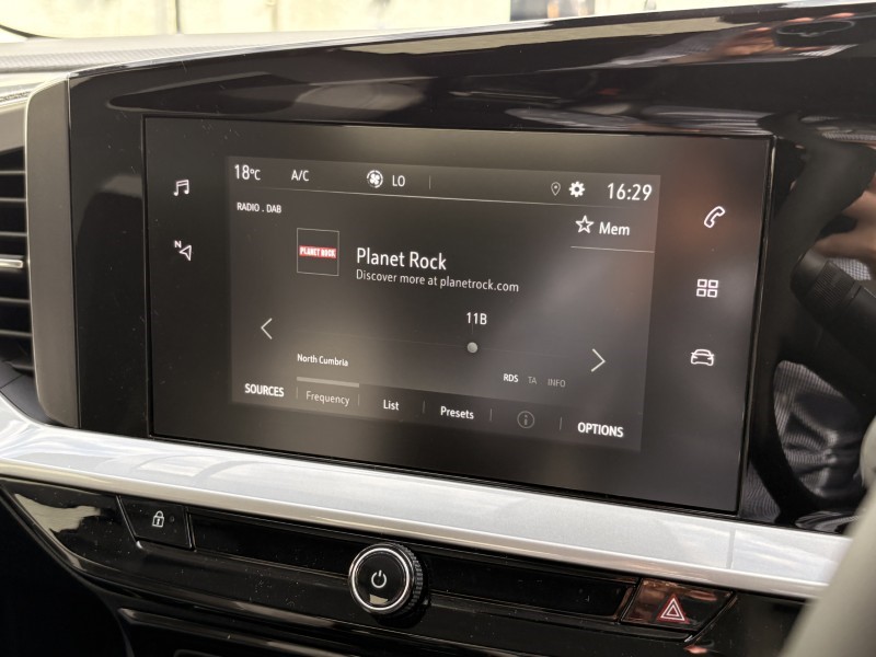 2025 (25) VAUXHALL MOKKA 100kW Griffin 50kWh 5dr Auto 5669854