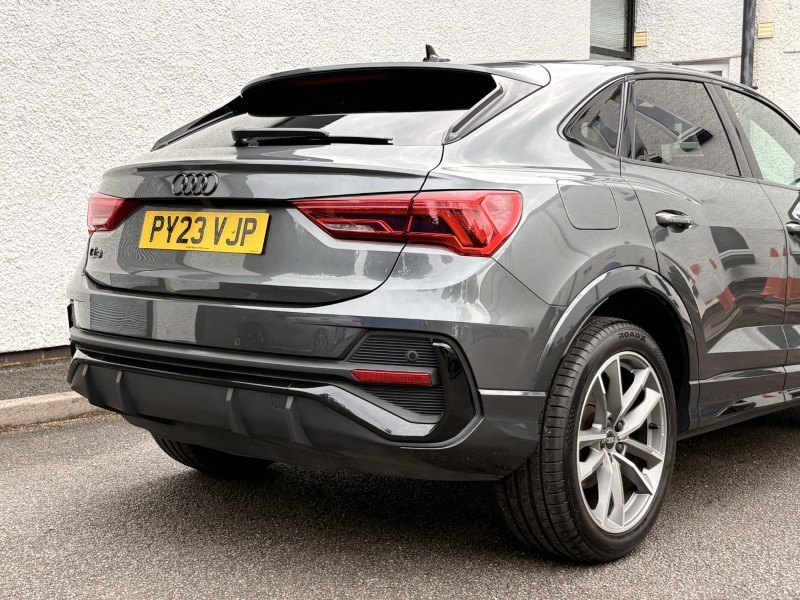 2023 (23) AUDI Q3 35 TFSI Black Edition 5dr S Tronic 5728728
