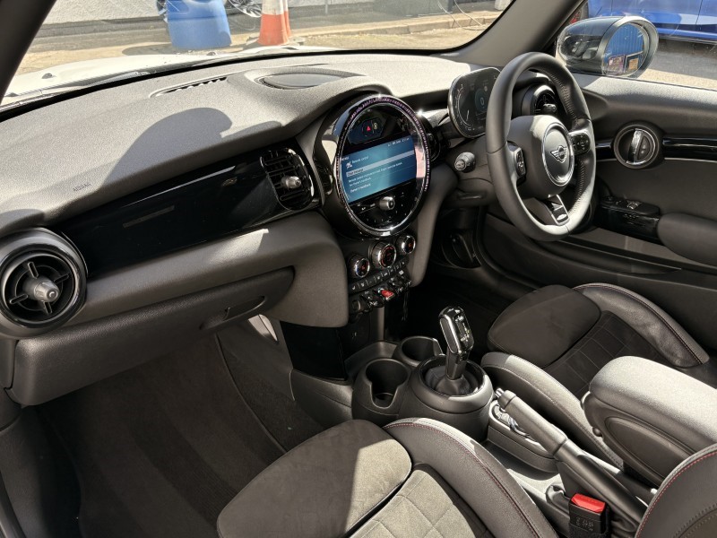 2023 (73) MINI HATCHBACK 1.5 Cooper Sport 3dr Auto 5784183