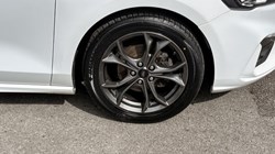 2020 (70) FORD FOCUS 1.0 EcoBoost Hybrid mHEV 125 ST-Line Edition 5dr 5788559