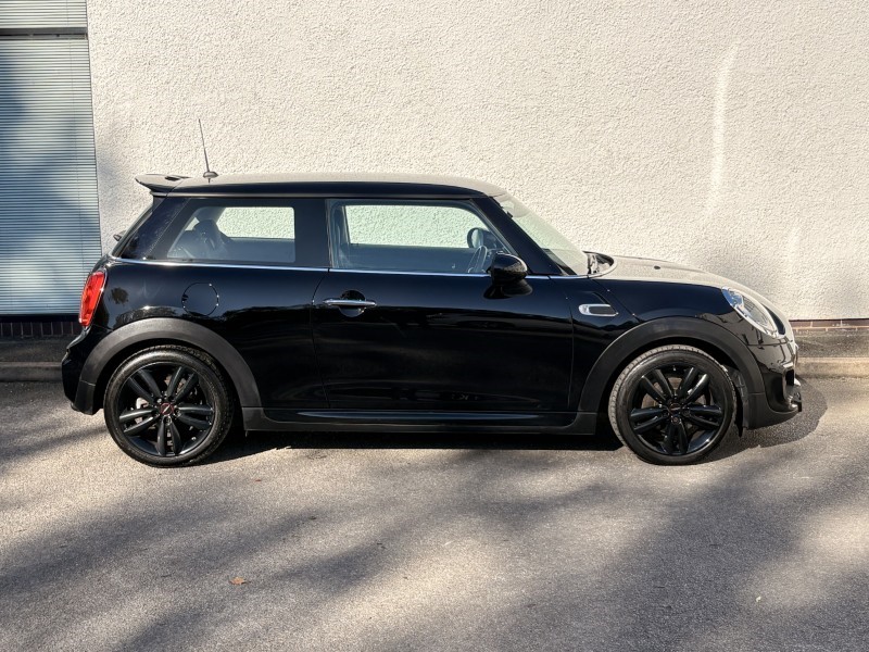 2017 (67) MINI HATCHBACK 1.5 Cooper 3dr 5802802