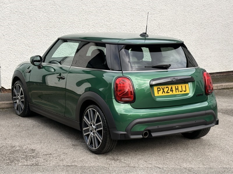 2024 (24) MINI HATCHBACK 1.5 Cooper Exclusive Premium 3dr Auto 5814502