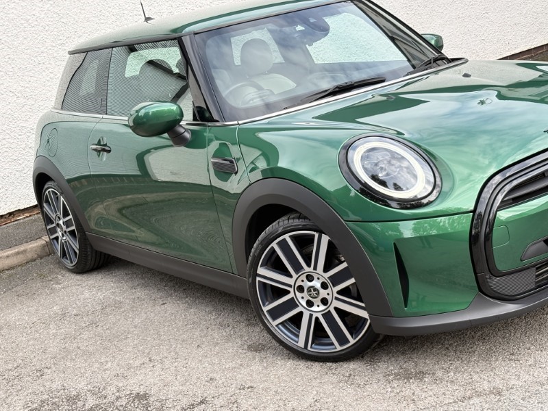 2024 (24) MINI HATCHBACK 1.5 Cooper Exclusive Premium 3dr Auto 5814532