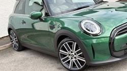 2024 (24) MINI HATCHBACK 1.5 Cooper Exclusive Premium 3dr Auto 5814532