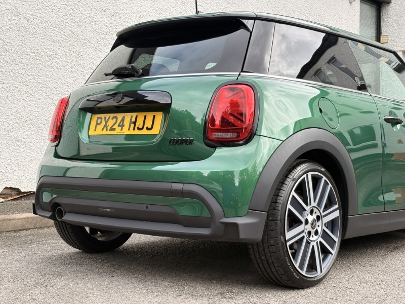 2024 (24) MINI HATCHBACK 1.5 Cooper Exclusive Premium 3dr Auto 5814509