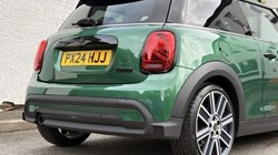 2024 (24) MINI HATCHBACK 1.5 Cooper Exclusive Premium 3dr Auto 5814509