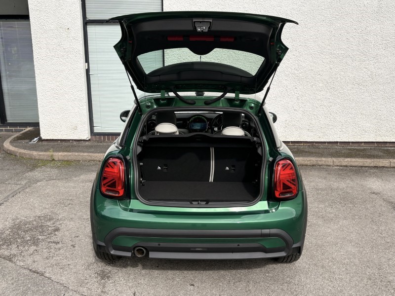 2024 (24) MINI HATCHBACK 1.5 Cooper Exclusive Premium 3dr Auto 5814504