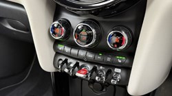 2023 (23) MINI HATCHBACK 1.5 Cooper Exclusive 3dr 5815891