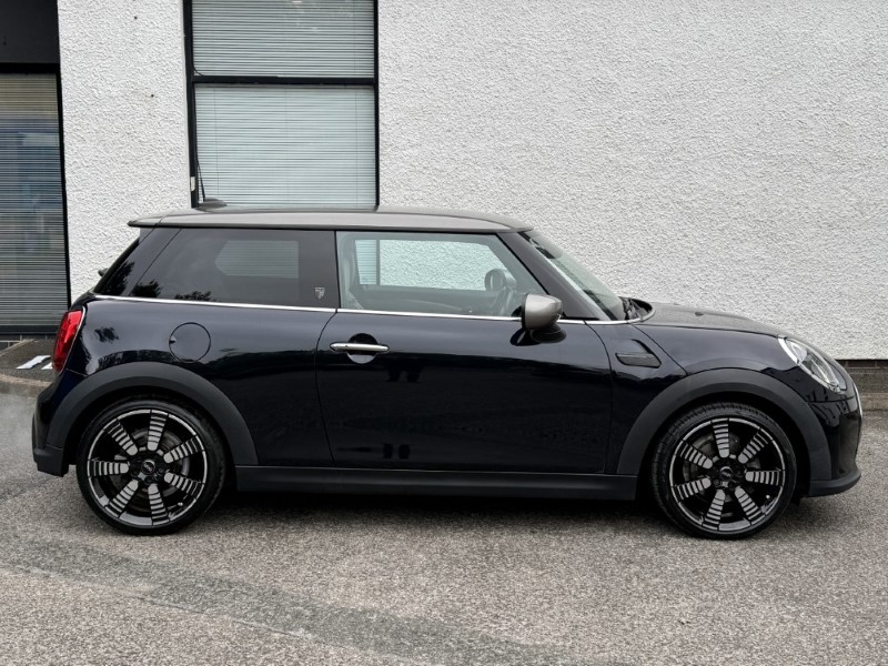 2023 (23) MINI HATCHBACK 1.5 Cooper Exclusive 3dr 5815902