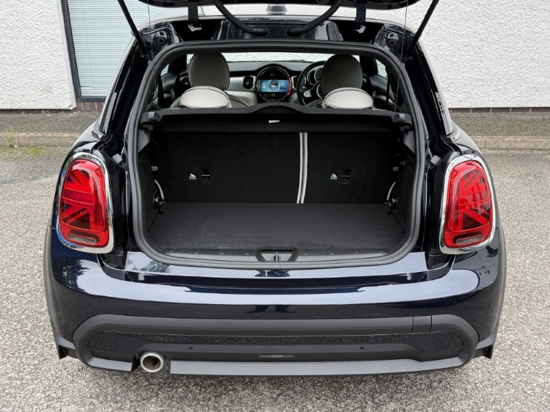 2023 (23) MINI HATCHBACK 1.5 Cooper Exclusive 3dr 5815880