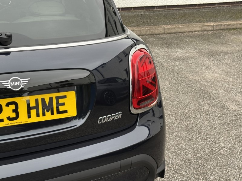 2023 (23) MINI HATCHBACK 1.5 Cooper Exclusive 3dr 5815879