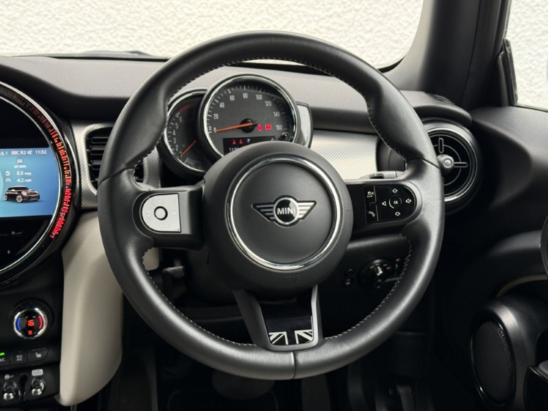 2023 (23) MINI HATCHBACK 1.5 Cooper Exclusive 3dr 5815932