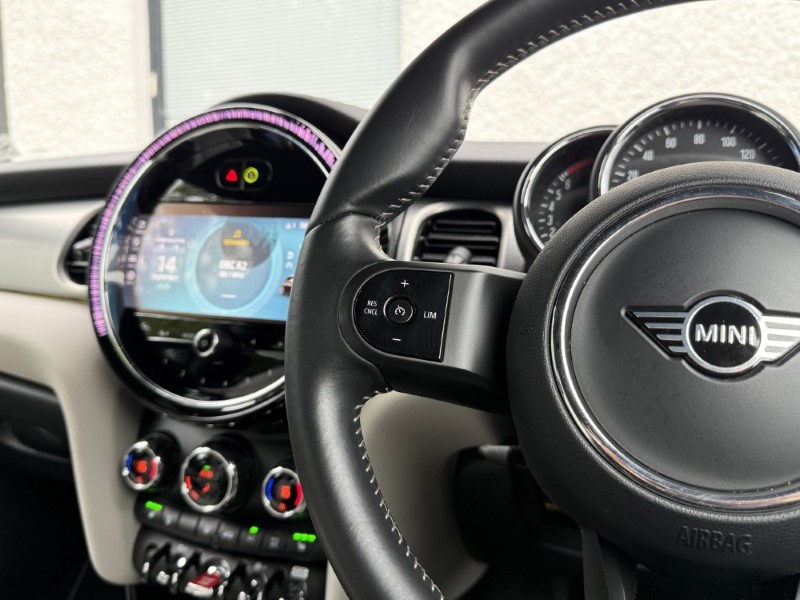 2023 (23) MINI HATCHBACK 1.5 Cooper Exclusive 3dr 5815895