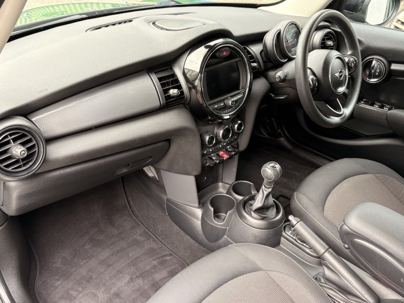 2020 (70) MINI HATCHBACK 1.5 Cooper Classic II 5dr 5846758