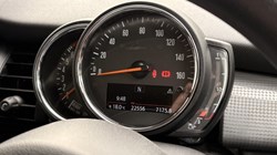 2020 (70) MINI HATCHBACK 1.5 Cooper Classic II 5dr 5846773
