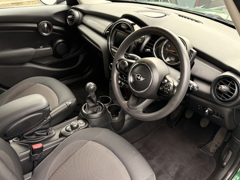 2020 (70) MINI HATCHBACK 1.5 Cooper Classic II 5dr 5846764