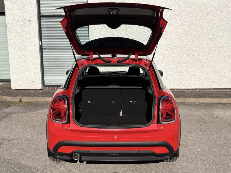 2021 (21) MINI HATCHBACK 1.5 Cooper Classic 5dr 5871420