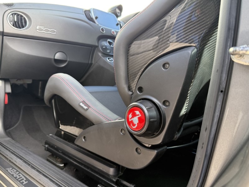 2019 (19) ABARTH 595 1.4 T-Jet 180 Essesse 70th Anniversary 3dr 5880988