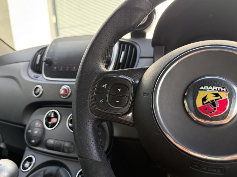 2019 (19) ABARTH 595 1.4 T-Jet 180 Essesse 70th Anniversary 3dr 5880977