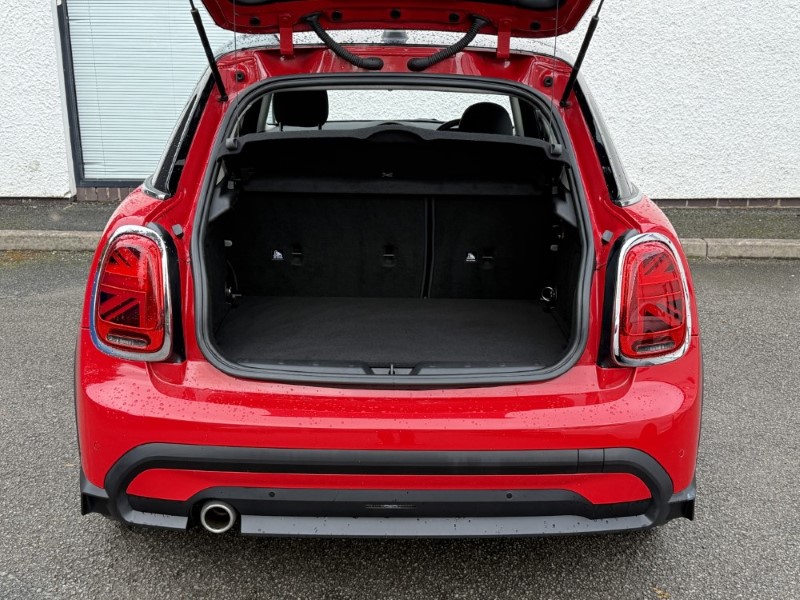 2023 (23) MINI HATCHBACK 1.5 Cooper Classic Premium 5dr 5945322