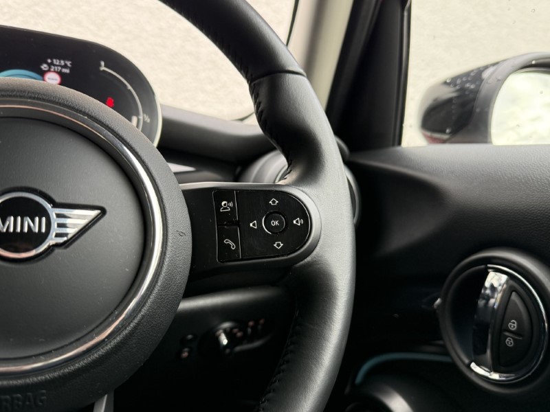 2023 (23) MINI HATCHBACK 1.5 Cooper Classic Premium 5dr 5945312