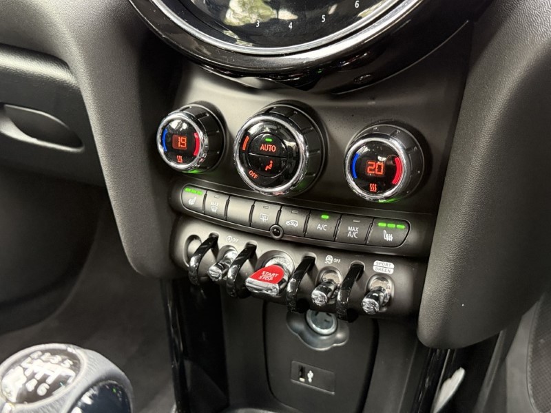 2023 (23) MINI HATCHBACK 1.5 Cooper Classic Premium 5dr 5945302