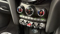 2023 (23) MINI HATCHBACK 1.5 Cooper Classic Premium 5dr 5945302