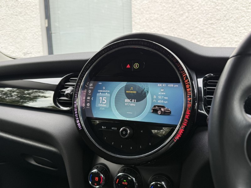 2023 (23) MINI HATCHBACK 1.5 Cooper Classic Premium 5dr 5945304