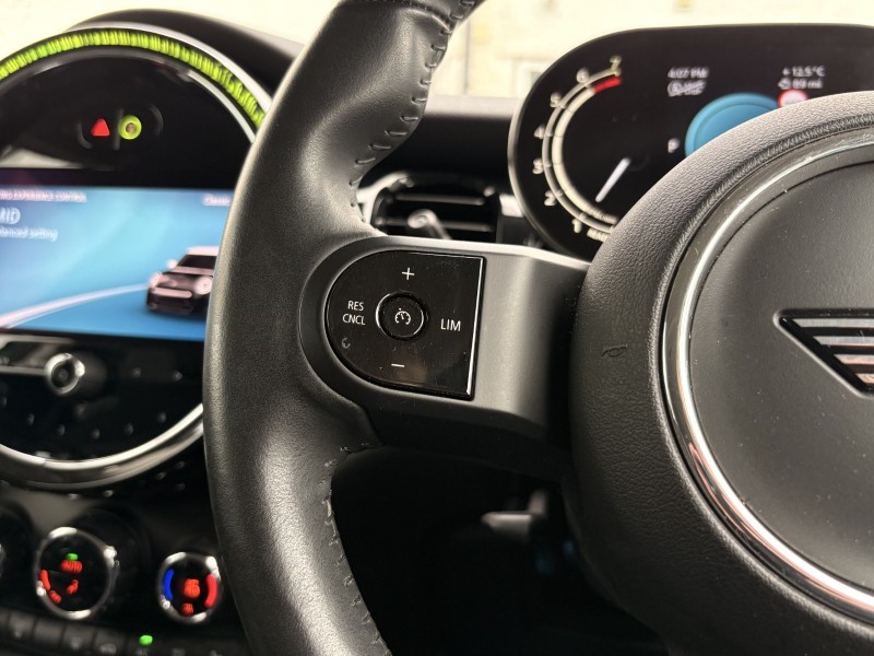 2023 (73) MINI HATCHBACK 1.5 Cooper Classic Premium 5dr Auto 5929561