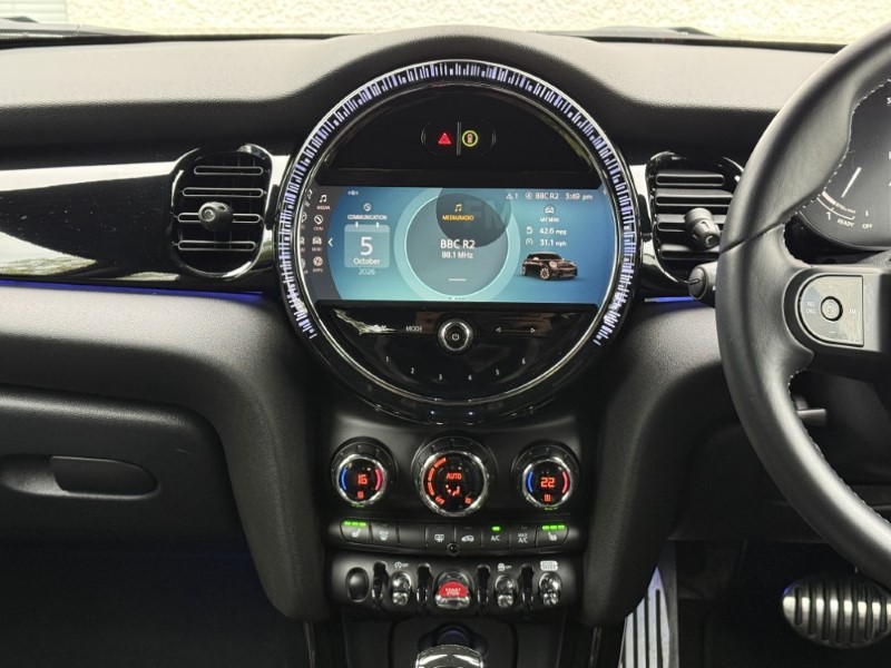 2023 (73) MINI HATCHBACK 1.5 Cooper Sport 3dr Auto 5901928