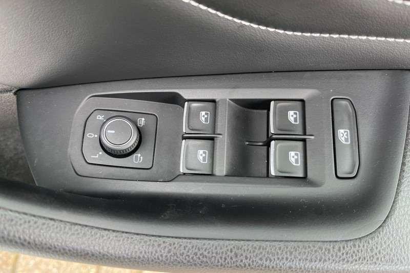 2021 (21) VOLKSWAGEN PASSAT 2.0 TDI EVO SCR R-Line 4dr DSG 3466663