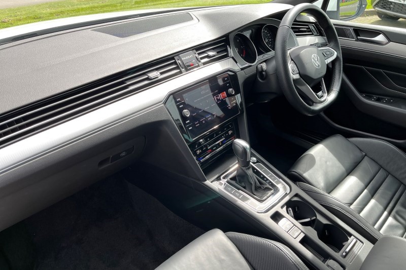 2021 (21) VOLKSWAGEN PASSAT 2.0 TDI EVO SCR R-Line 4dr DSG 3466684