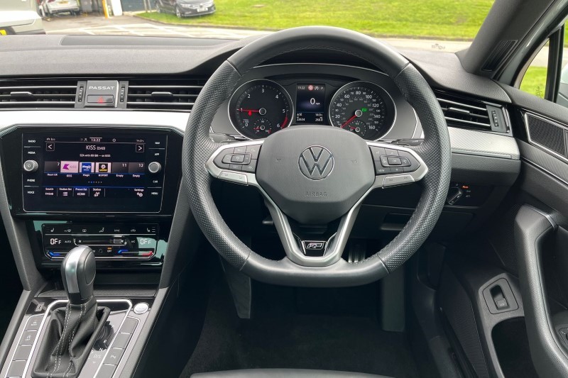 2021 (21) VOLKSWAGEN PASSAT 2.0 TDI EVO SCR R-Line 4dr DSG 3466667