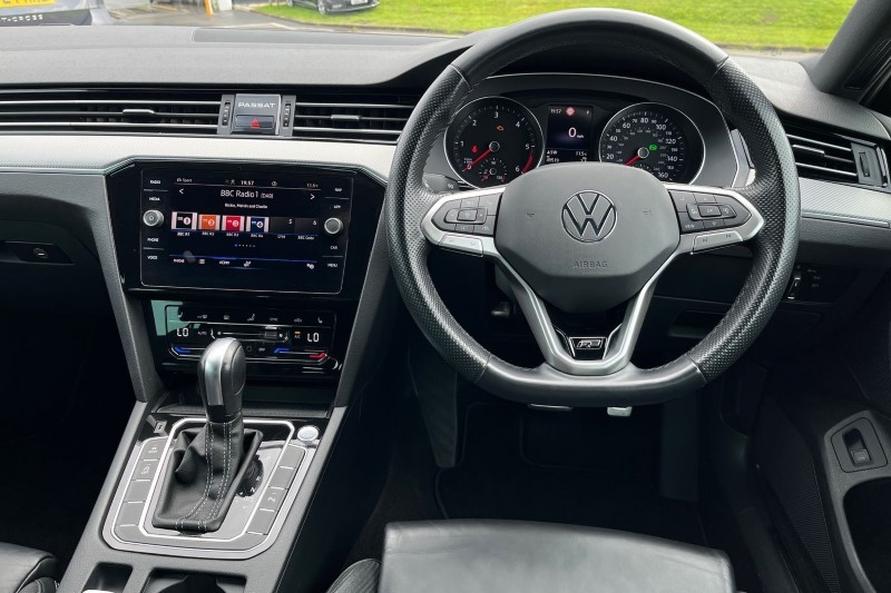 2021 (21) VOLKSWAGEN PASSAT 2.0 TDI EVO SCR R-Line 5dr DSG 3472757