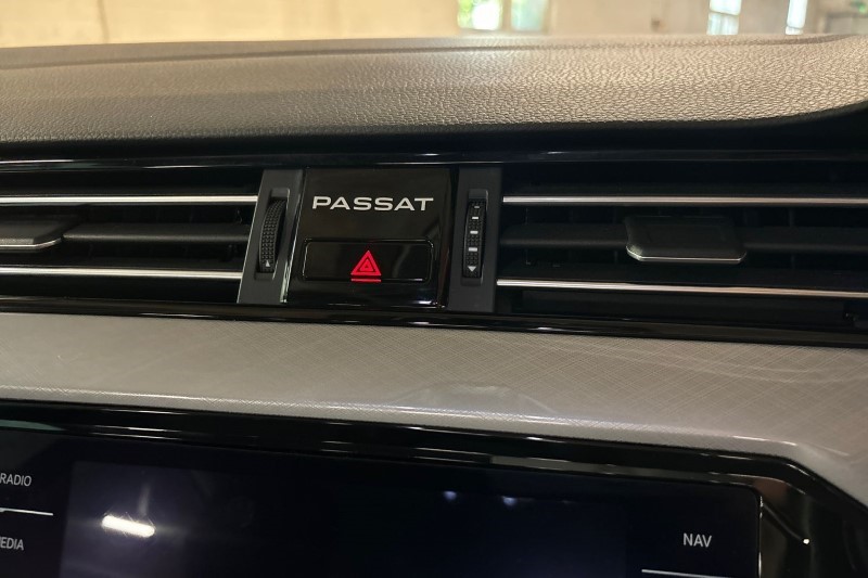 2021 (21) VOLKSWAGEN PASSAT 2.0 TDI EVO SCR SE Nav 4dr 3450456