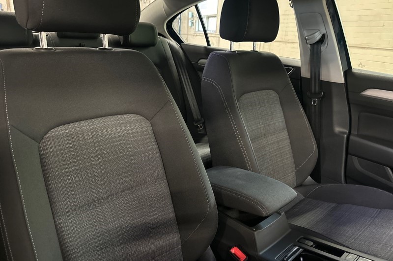 2021 (21) VOLKSWAGEN PASSAT 2.0 TDI EVO SCR SE Nav 4dr 3450448