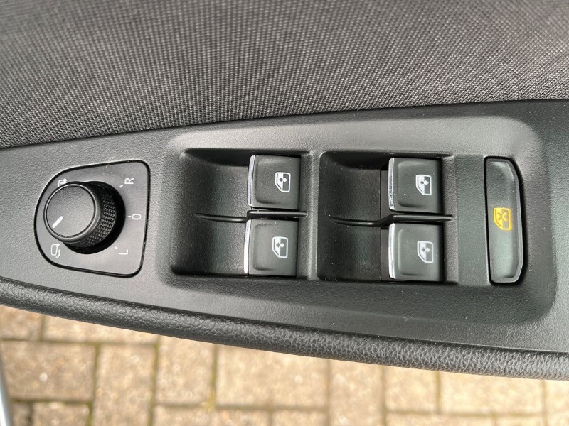 2018 (18) SEAT LEON 1.4 TSI 125 FR Technology 5dr 3467451