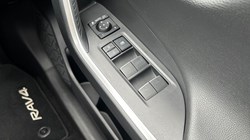 2022 (72) TOYOTA RAV4 2.5 PHEV Design 5dr CVT 3455602