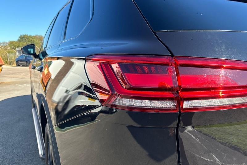 2019 (19) VOLKSWAGEN TOUAREG 3.0 V6 TDI 4Motion R-Line 5dr Tip Auto 3514843