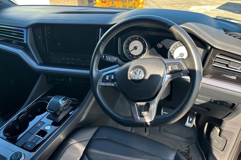 2019 (19) VOLKSWAGEN TOUAREG 3.0 V6 TDI 4Motion R-Line 5dr Tip Auto 3514819