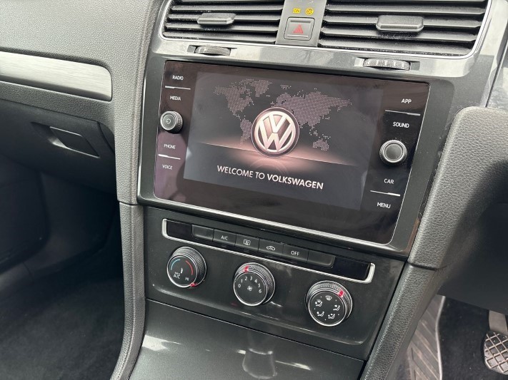2017 (17) VOLKSWAGEN GOLF 1.4 TSI SE 5dr 3537584