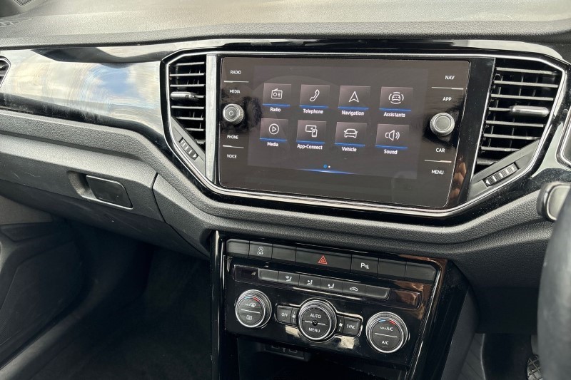 2022 (71) VOLKSWAGEN T-ROC 1.0 TSI 110 Black Edition 5dr 3537073