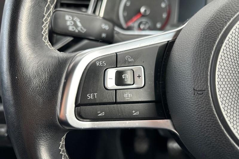 2022 (71) VOLKSWAGEN T-ROC 1.0 TSI 110 Black Edition 5dr 3537071