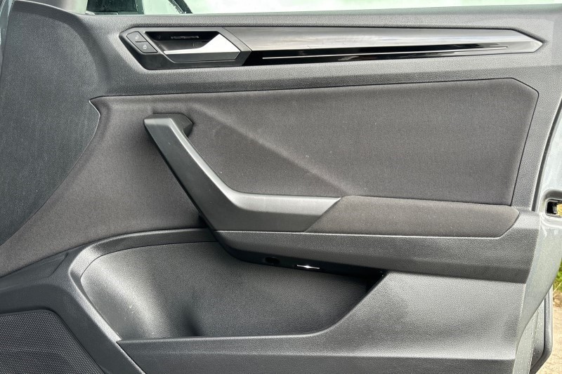 2022 (71) VOLKSWAGEN T-ROC 1.0 TSI 110 Black Edition 5dr 3537064