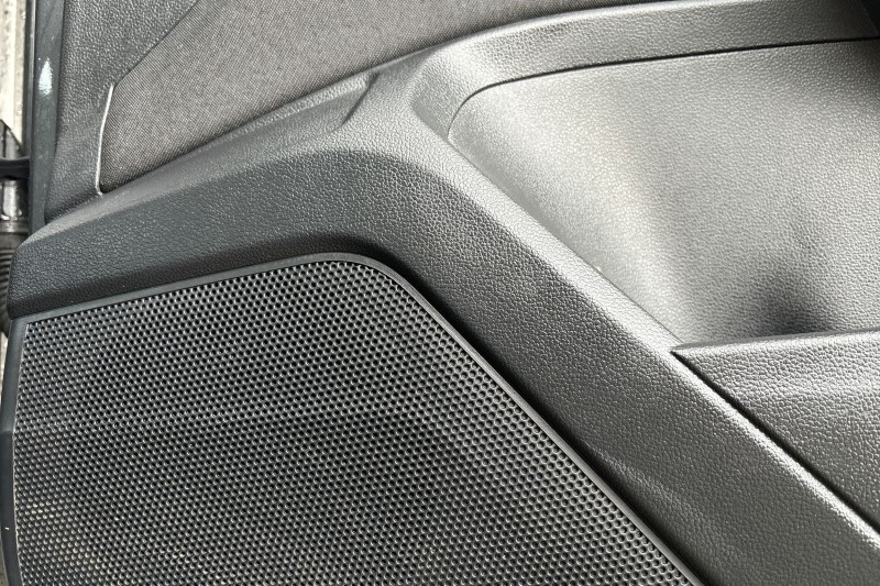 2022 (71) VOLKSWAGEN T-ROC 1.0 TSI 110 Black Edition 5dr 3537065