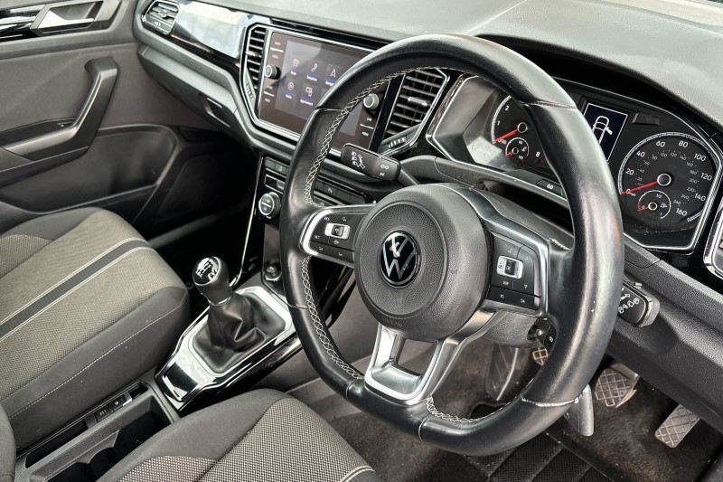 2022 (71) VOLKSWAGEN T-ROC 1.0 TSI 110 Black Edition 5dr 3537063