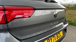 2022 (71) VOLKSWAGEN T-ROC 1.0 TSI 110 Black Edition 5dr 3537087