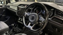 2017 (67) VOLKSWAGEN TOURAN 1.4 TSI R-Line 5dr 3554670