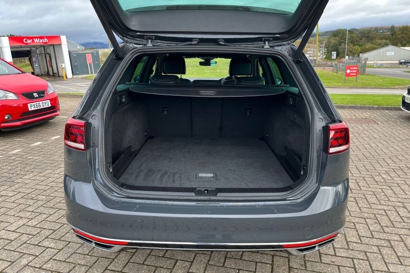 2021 (21) VOLKSWAGEN PASSAT 2.0 TDI EVO SCR R-Line 5dr DSG 3580135